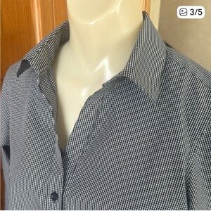 Black & White Checkered Button-Up Shirt.  Wrinkle Free Fabric.  Size Medium